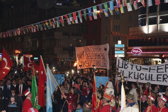 3 Mayıs Türkçülük Günü'nde Mehter Takımı ve meşaleler ile yüründü!