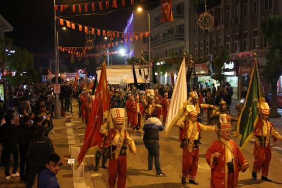 3 Mayıs Türkçülük Günü'nde Mehter Takımı ve meşaleler ile yüründü!