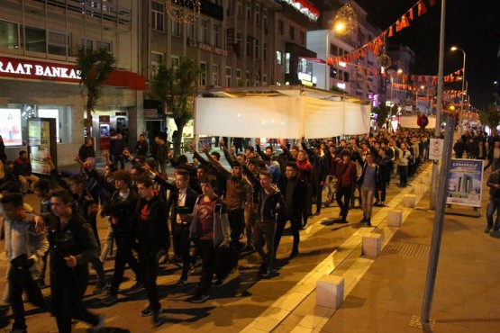 3 Mayıs Türkçülük Günü'nde Mehter Takımı ve meşaleler ile yüründü!