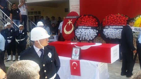 Uşaklı şehit polis son yolculuğuna uğurlandı!