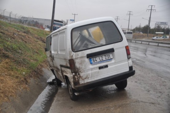 Uşak’ta servis araçları art arda kaza yaptı: 18 yaralı