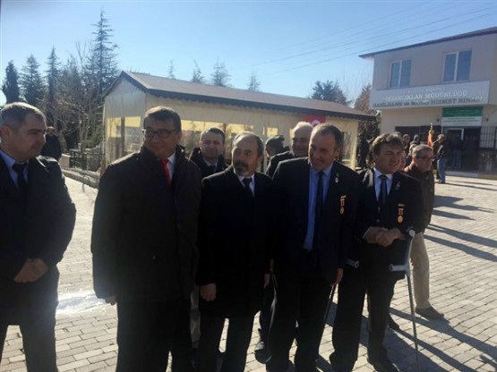 CHP Uşak, Çanakkale Şehitleri ruhuna lokma döktürdü!