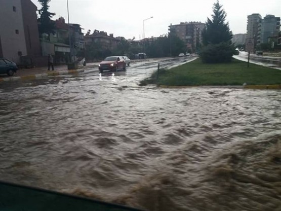 Ödüllü şehir Uşak'ın yağmurdan sonra ortaya çıkan görüntüleri!