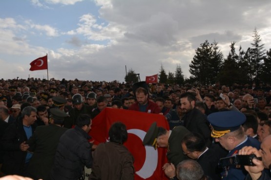 Uşaklı Şehidini Mahşeri Bir Kalabalıkla Uğurladı!