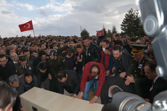 Uşaklı Şehidini Mahşeri Bir Kalabalıkla Uğurladı!