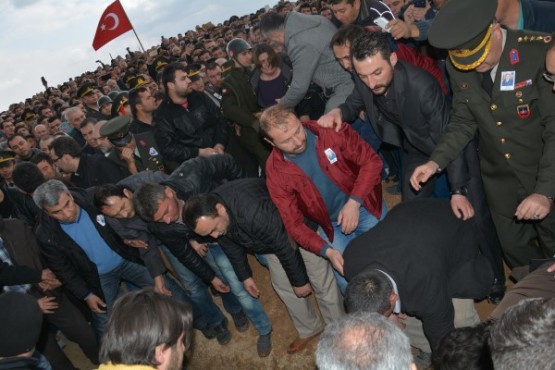 Uşaklı Şehidini Mahşeri Bir Kalabalıkla Uğurladı!