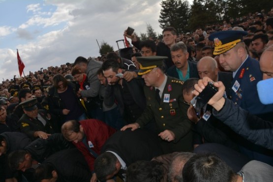 Uşaklı Şehidini Mahşeri Bir Kalabalıkla Uğurladı!