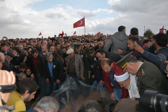 Uşaklı Şehidini Mahşeri Bir Kalabalıkla Uğurladı!