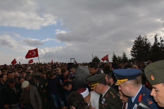 Uşaklı Şehidini Mahşeri Bir Kalabalıkla Uğurladı!