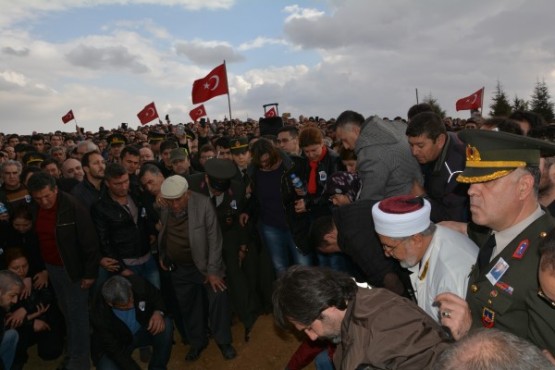 Uşaklı Şehidini Mahşeri Bir Kalabalıkla Uğurladı!