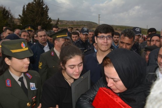 Uşaklı Şehidini Mahşeri Bir Kalabalıkla Uğurladı!