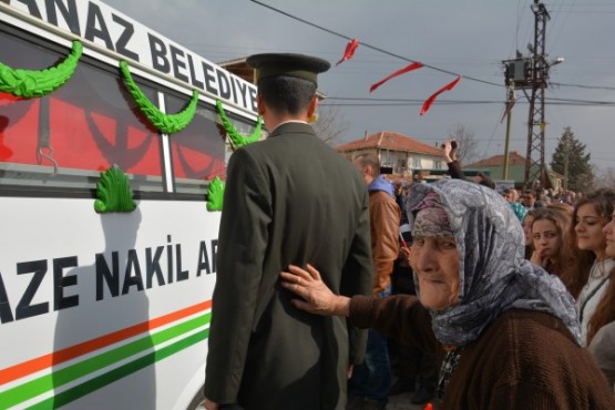 Uşaklı Şehidini Mahşeri Bir Kalabalıkla Uğurladı!