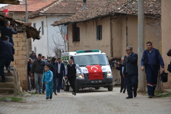 Uşaklı Şehidini Mahşeri Bir Kalabalıkla Uğurladı!