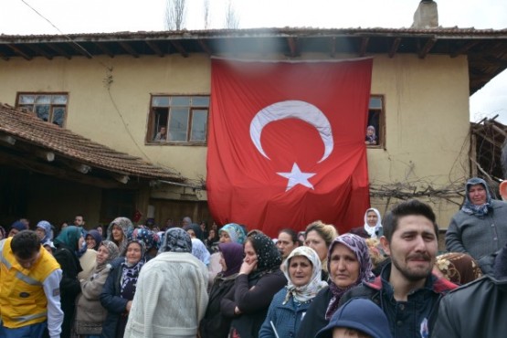 Uşaklı Şehidini Mahşeri Bir Kalabalıkla Uğurladı!