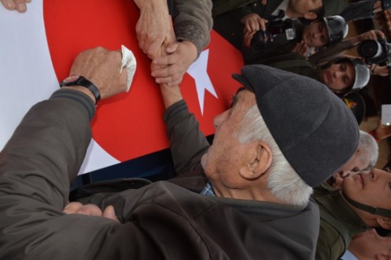 Uşaklı Şehidini Mahşeri Bir Kalabalıkla Uğurladı!