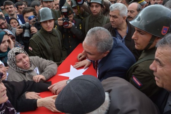 Uşaklı Şehidini Mahşeri Bir Kalabalıkla Uğurladı!