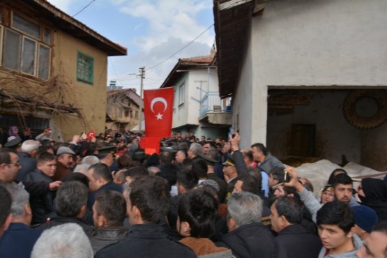 Uşaklı Şehidini Mahşeri Bir Kalabalıkla Uğurladı!