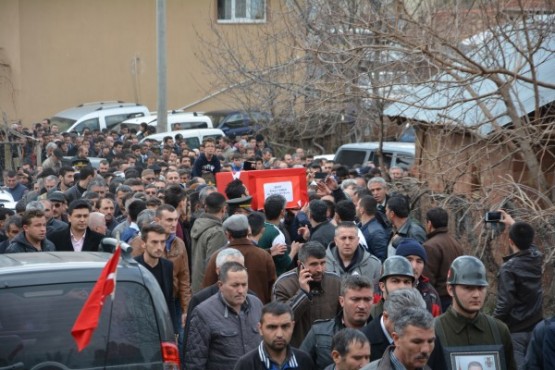 Uşaklı Şehidini Mahşeri Bir Kalabalıkla Uğurladı!