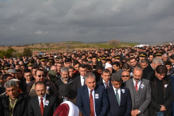 Uşaklı Şehidini Mahşeri Bir Kalabalıkla Uğurladı!