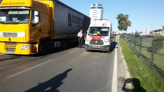 Uşak'ta zincirleme kaza! 4 araç birbirine girdi, 8 yaralı!