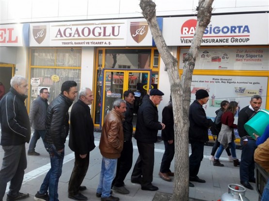 CHP Uşak, Çanakkale Şehitleri ruhuna lokma döktürdü!