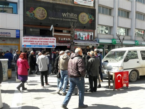 CHP Uşak, Çanakkale Şehitleri ruhuna lokma döktürdü!