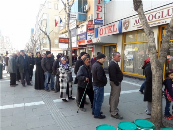 CHP Uşak, Çanakkale Şehitleri ruhuna lokma döktürdü!