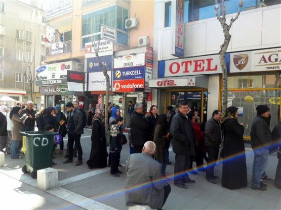 CHP Uşak, Çanakkale Şehitleri ruhuna lokma döktürdü!