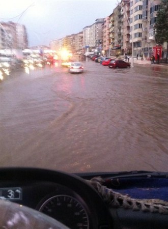 Ödüllü şehir Uşak'ın yağmurdan sonra ortaya çıkan görüntüleri!