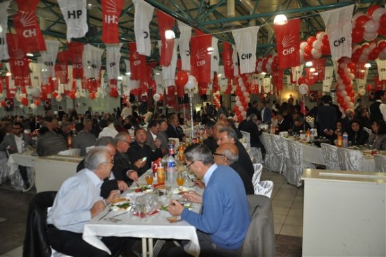 CHP Uşak Örgütü'nün bayram etkinliği, iktidar yürüyüşüne dönüştü!