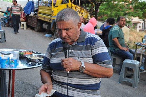 Uşaklı vefakar evlat, iş kazasında hayatını kaybeden annesi için iftar verdi!