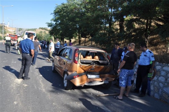 Uşak'ta zincirleme kaza! 15 araç birbirine girdi, 11 yaralı!