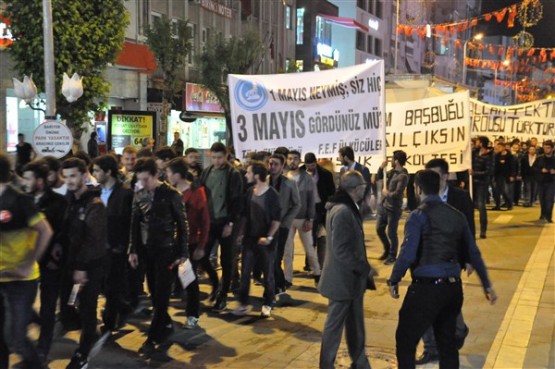 3 Mayıs Türkçülük Günü'nde Mehter Takımı ve meşaleler ile yüründü!