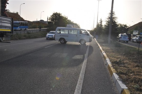 Uşak'ta üniversite kavşağında kaza! 7 yaralı!