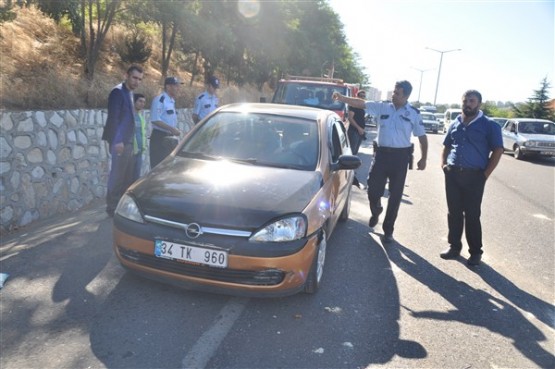 Uşak'ta zincirleme kaza! 15 araç birbirine girdi, 11 yaralı!