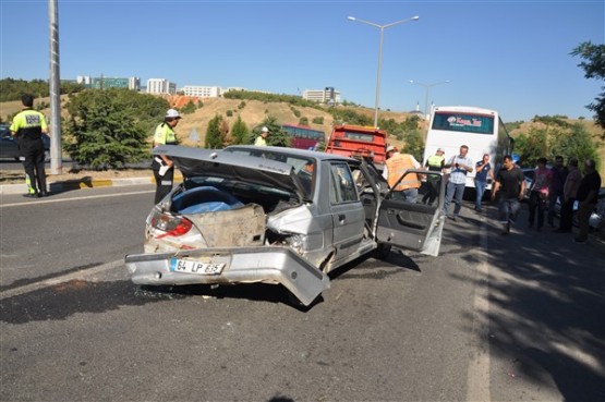 Uşak'ta zincirleme kaza! 15 araç birbirine girdi, 11 yaralı!