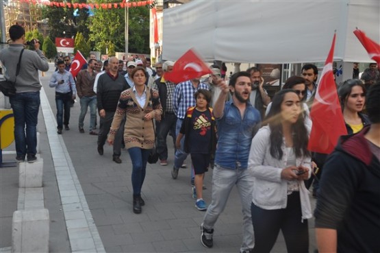 Gençlik Bayramı kutlaması, CHP Uşak Gençliği'nden geldi!