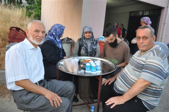 Uşaklı vefakar evlat, iş kazasında hayatını kaybeden annesi için iftar verdi!