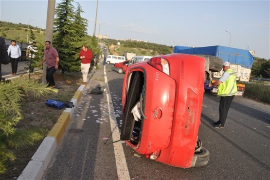 Uşak'ta üniversite kavşağında kaza! 7 yaralı!