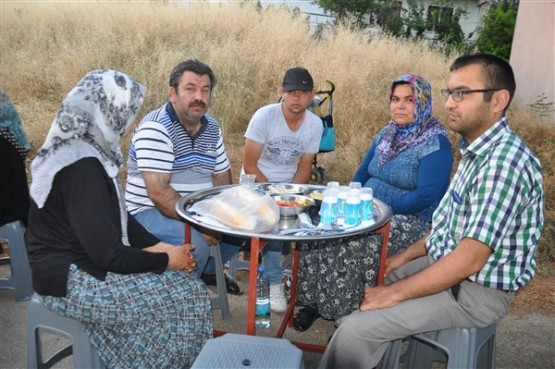 Uşaklı vefakar evlat, iş kazasında hayatını kaybeden annesi için iftar verdi!