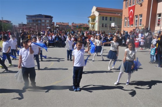 23 Nisan, Emine Niyazi Deveci İlkokulu'nda Coşku İle Kutlandı!