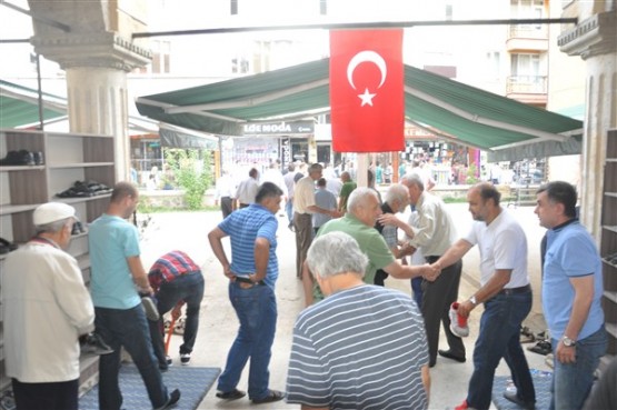 Uşak'ta Kurban Bayramı, Bayram Namazı'nın kılınması ile başladı!