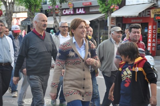 Gençlik Bayramı kutlaması, CHP Uşak Gençliği'nden geldi!