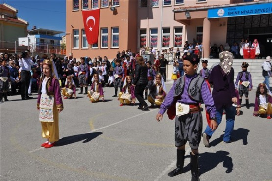 23 Nisan, Emine Niyazi Deveci İlkokulu'nda Coşku İle Kutlandı!