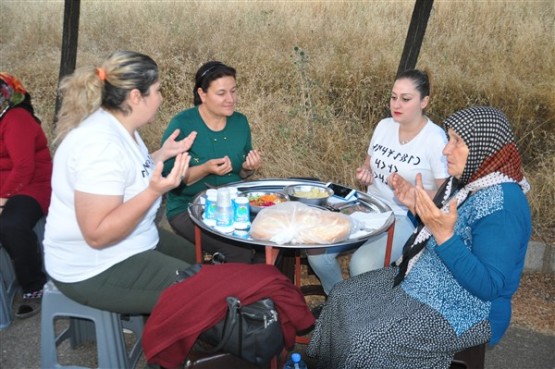 Uşaklı vefakar evlat, iş kazasında hayatını kaybeden annesi için iftar verdi!