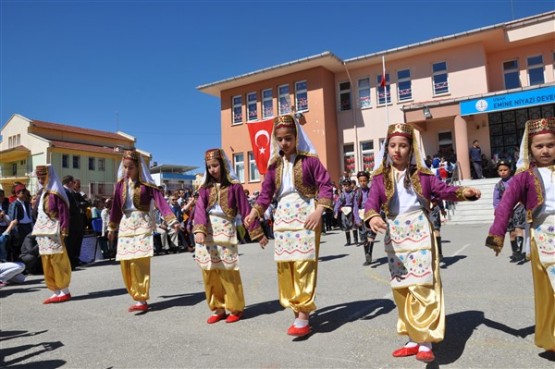 23 Nisan, Emine Niyazi Deveci İlkokulu'nda Coşku İle Kutlandı!