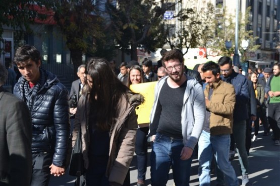 Uşak Tema Gönüllüleri Toprak Bozulumuna Karşı Yürüdü!