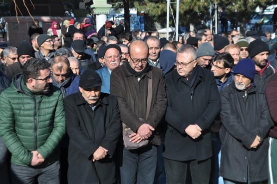 CHP İl Yöneticisi Ayhan Yavuz'un kayınpederi İsmail Cesur son yolculuğuna uğurlandı!