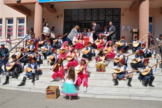 23 Nisan, Emine Niyazi Deveci İlkokulu'nda Coşku İle Kutlandı!