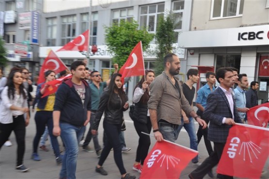 Gençlik Bayramı kutlaması, CHP Uşak Gençliği'nden geldi!